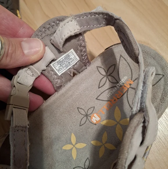 Merrel Strap Sandal - Picture 5 of 6